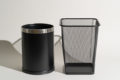 سری اجرایی Rubbermaid پنهان A-bag Wastebasket و Black Wire Professional Brighton Square Wastebasket. 