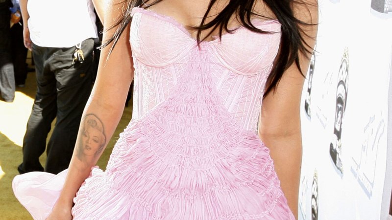  به بدن باورنکردنی مگان فاکس در طی سالها مراجعه کنید 